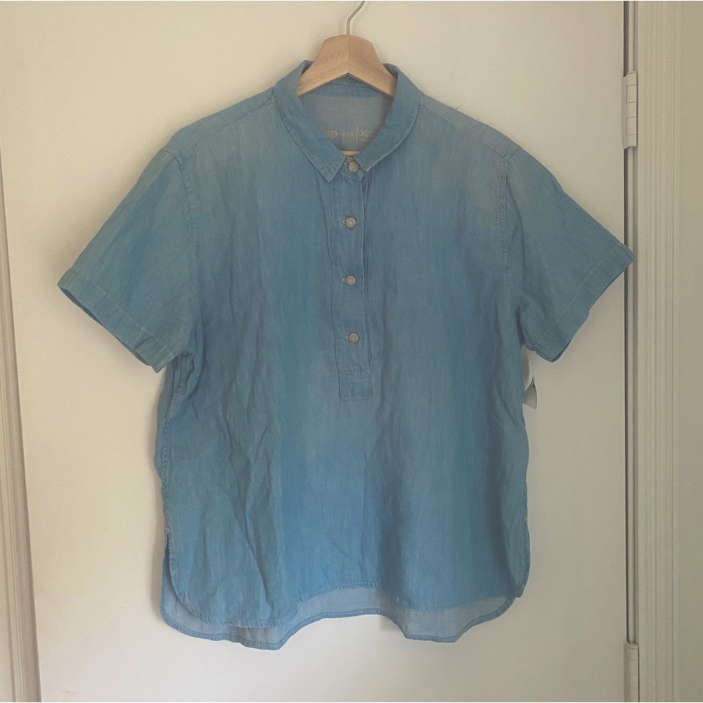 Elegant XL Gap Short Sleeve Button Up - Light Blue - New with Tags